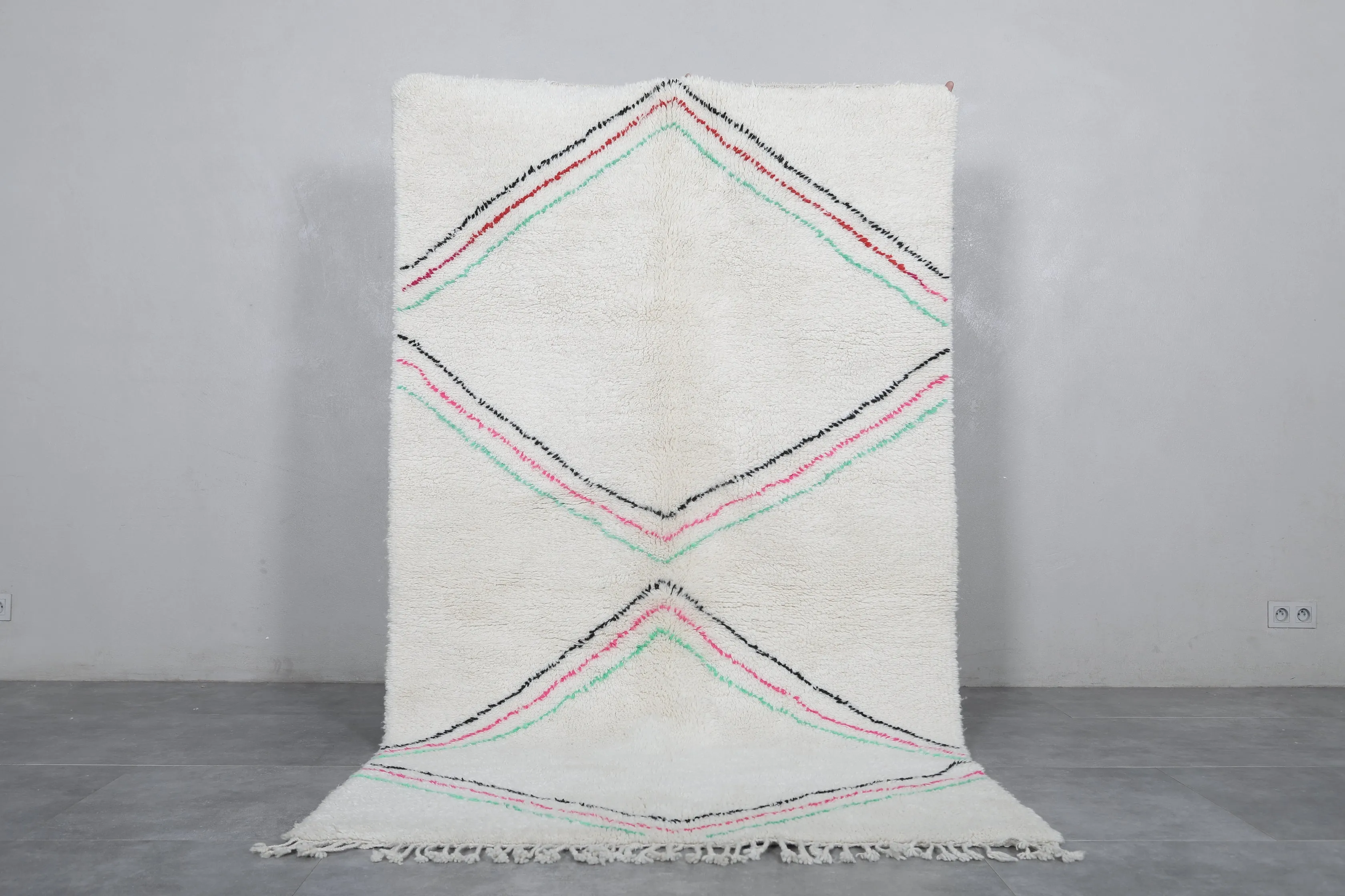 Runner Moroccan Rug - Handwoven 4.6 x 8.3 Feet | Geometric Elegance