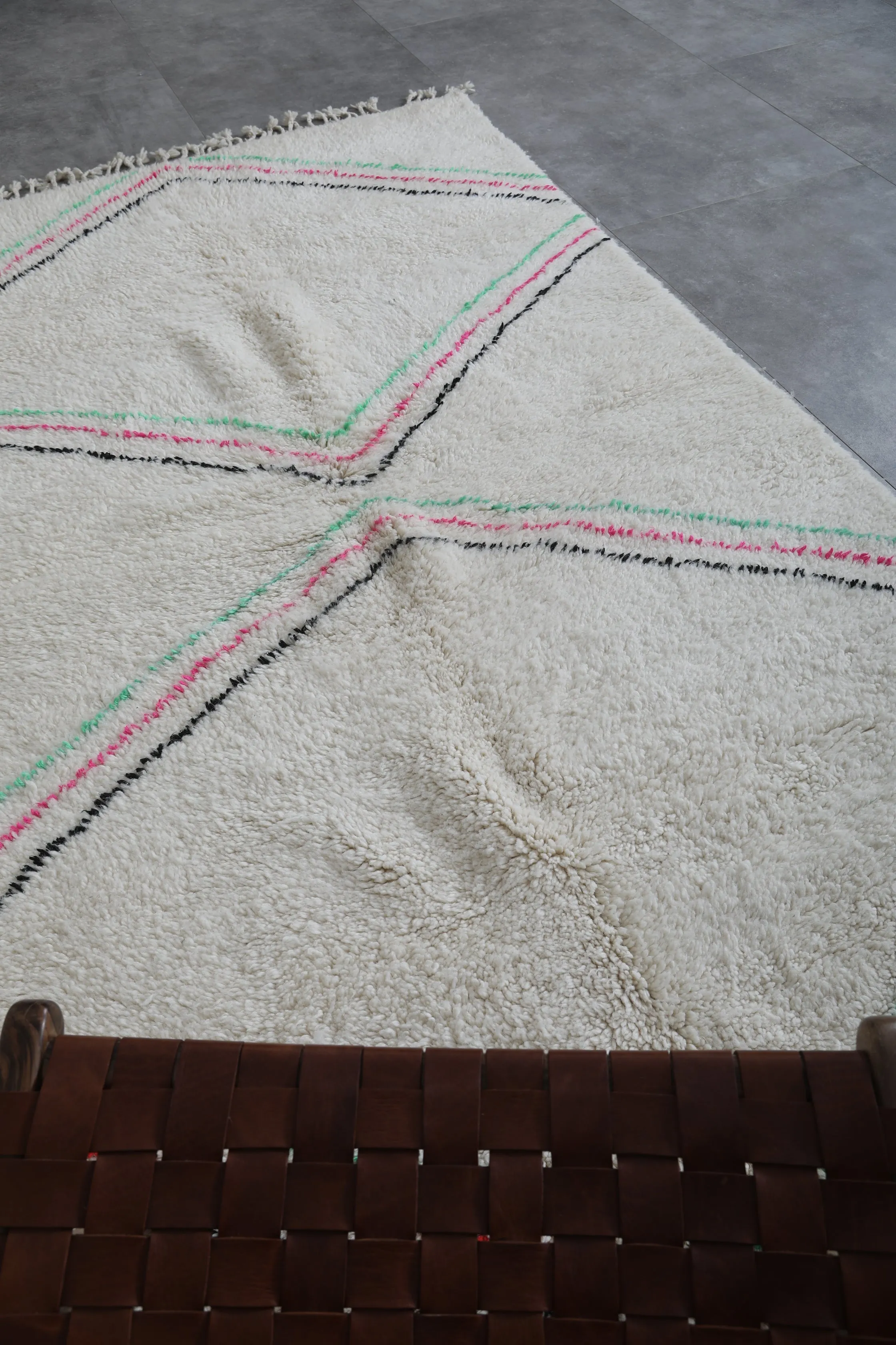 Runner Moroccan Rug - Handwoven 4.6 x 8.3 Feet | Geometric Elegance