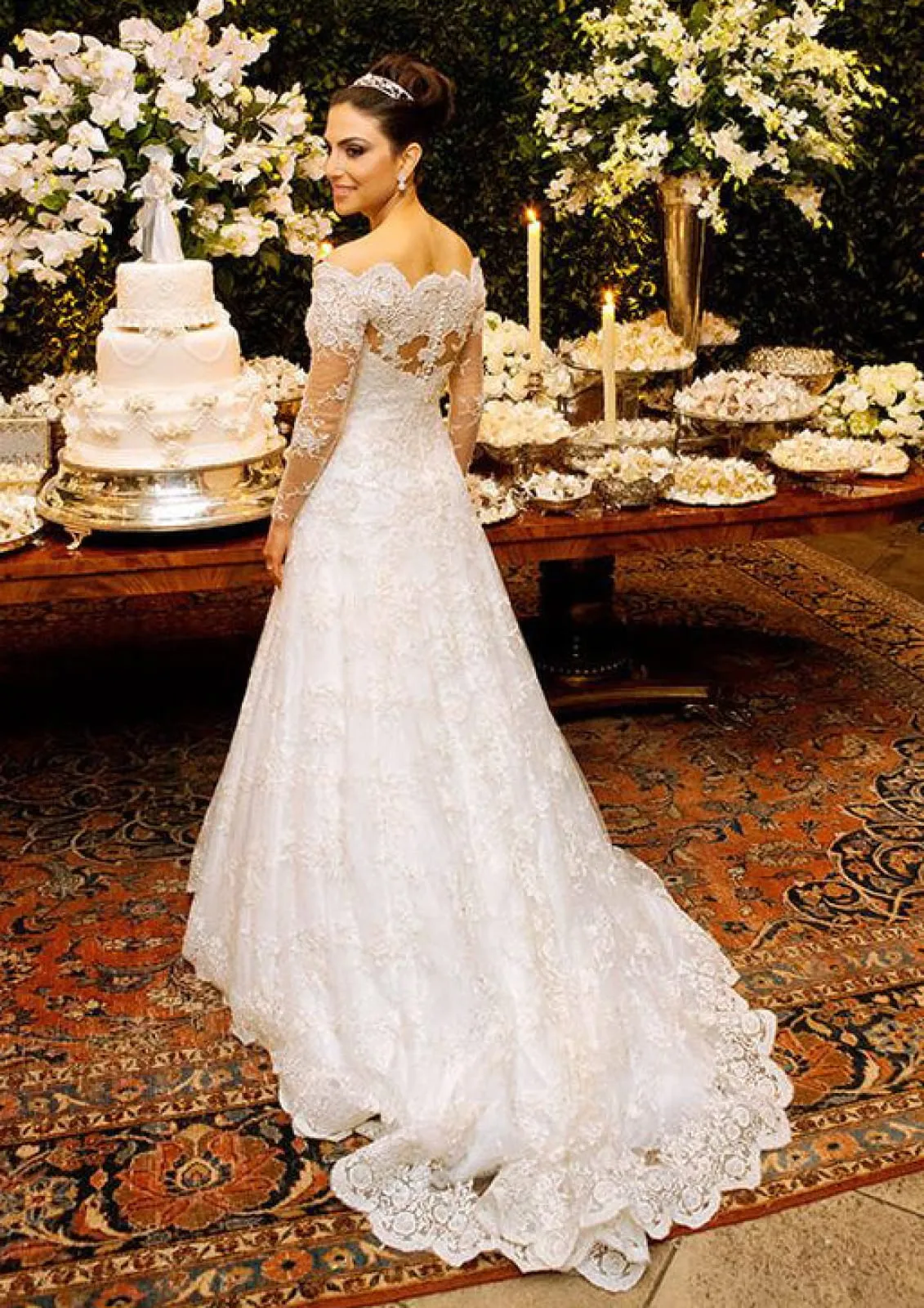 Scalloped Off Shoulder Sheer Long Sleeve Lace Court Wedding Dress