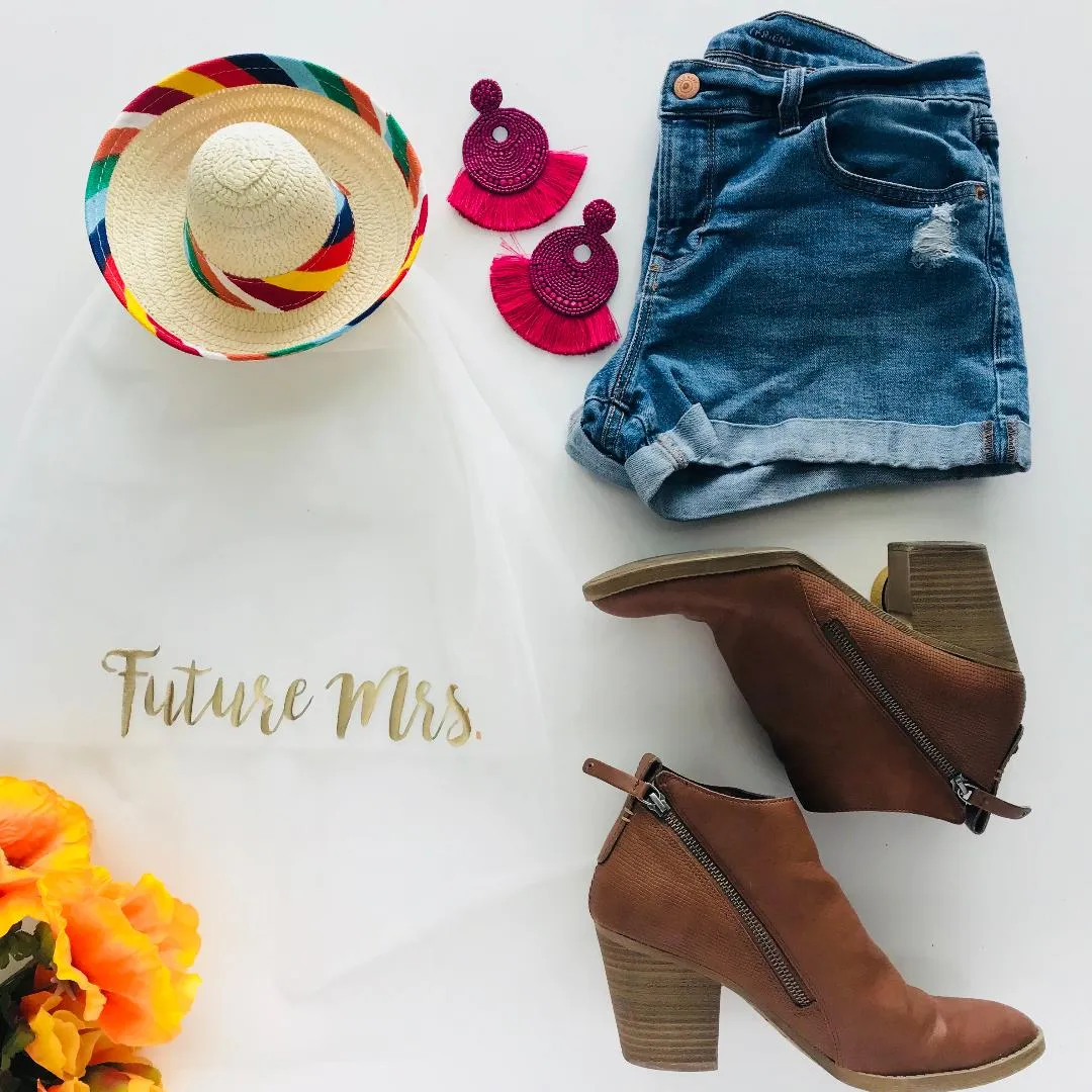 Sombrero with Detachable Future Mrs. Veil