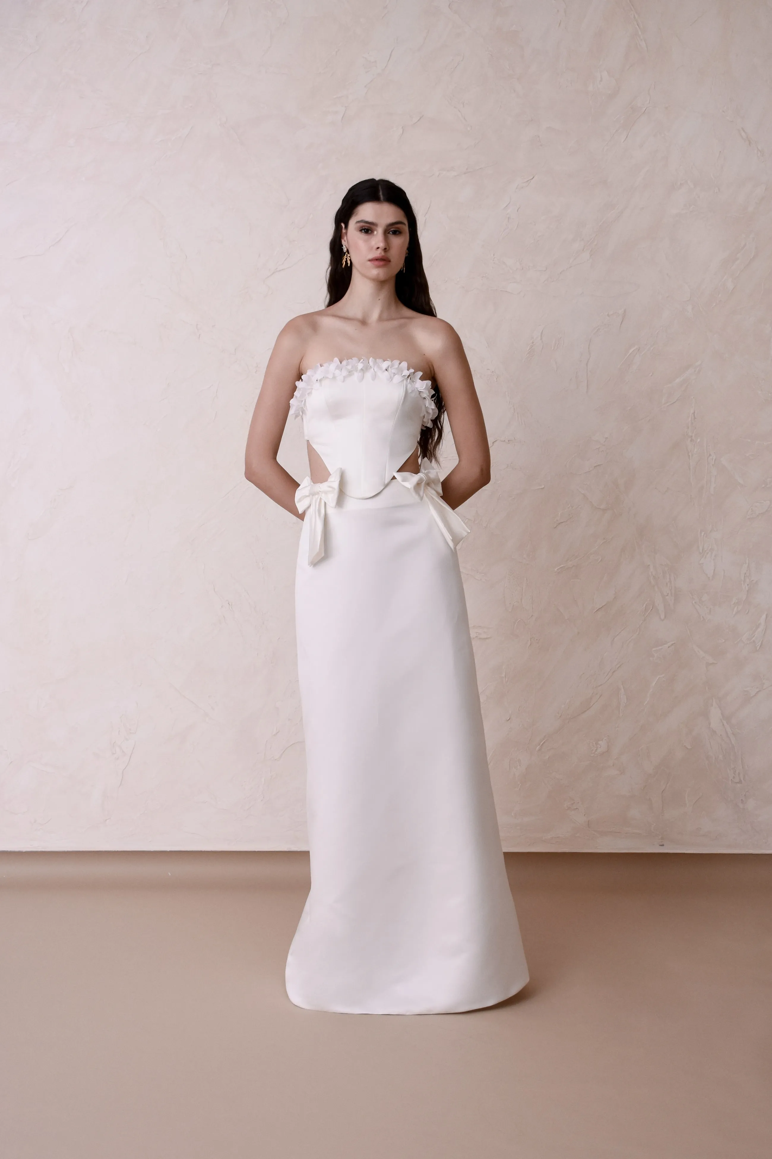 THE BOW SKIRT