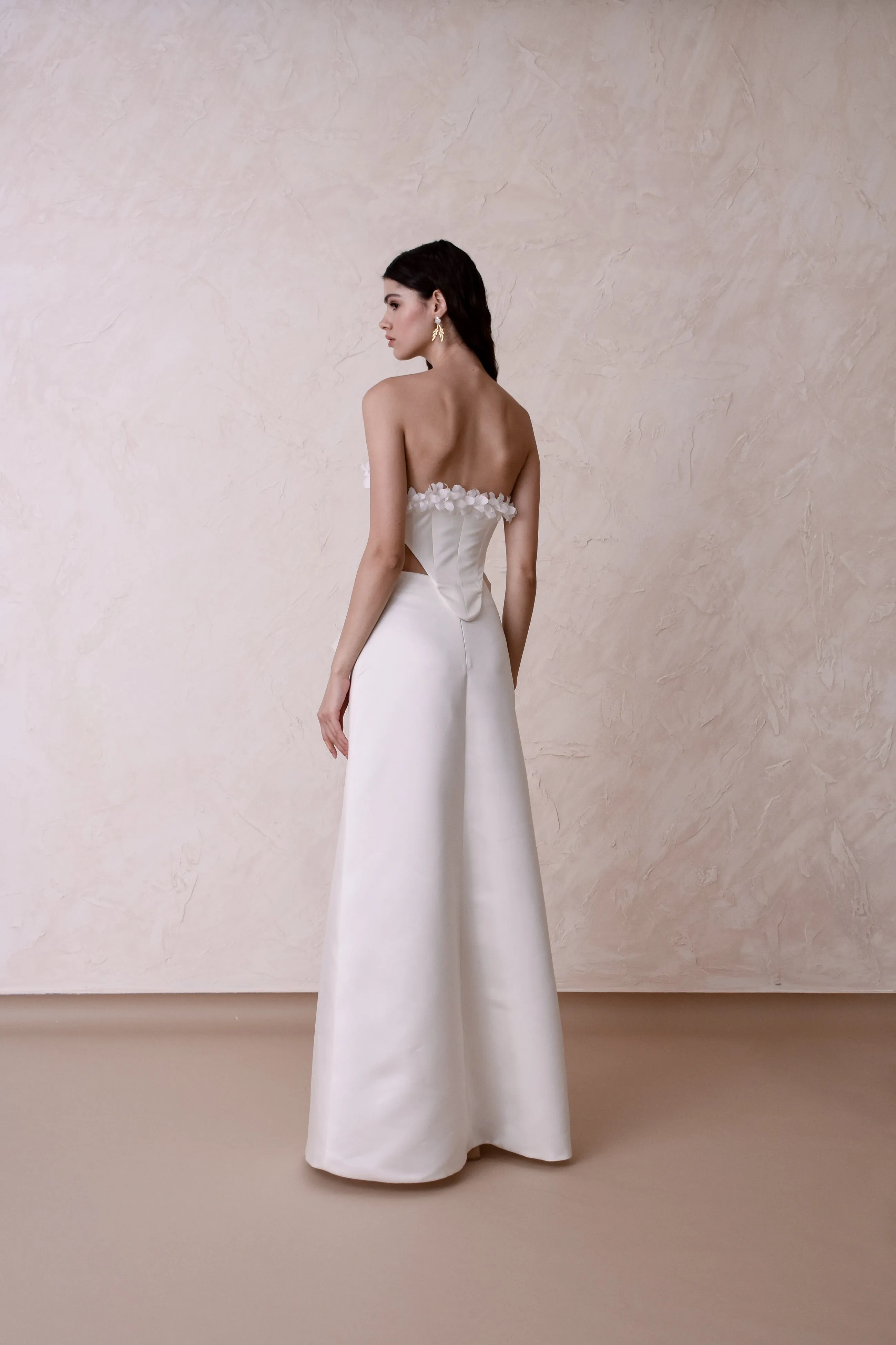 THE BOW SKIRT