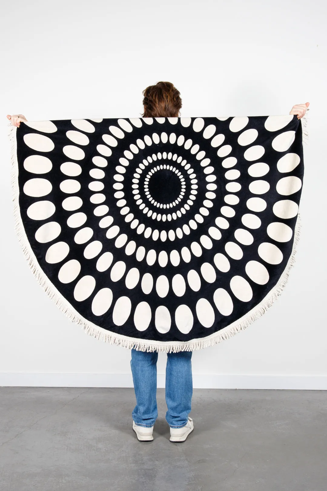 Tofino Towel Axel Velour Round Towel