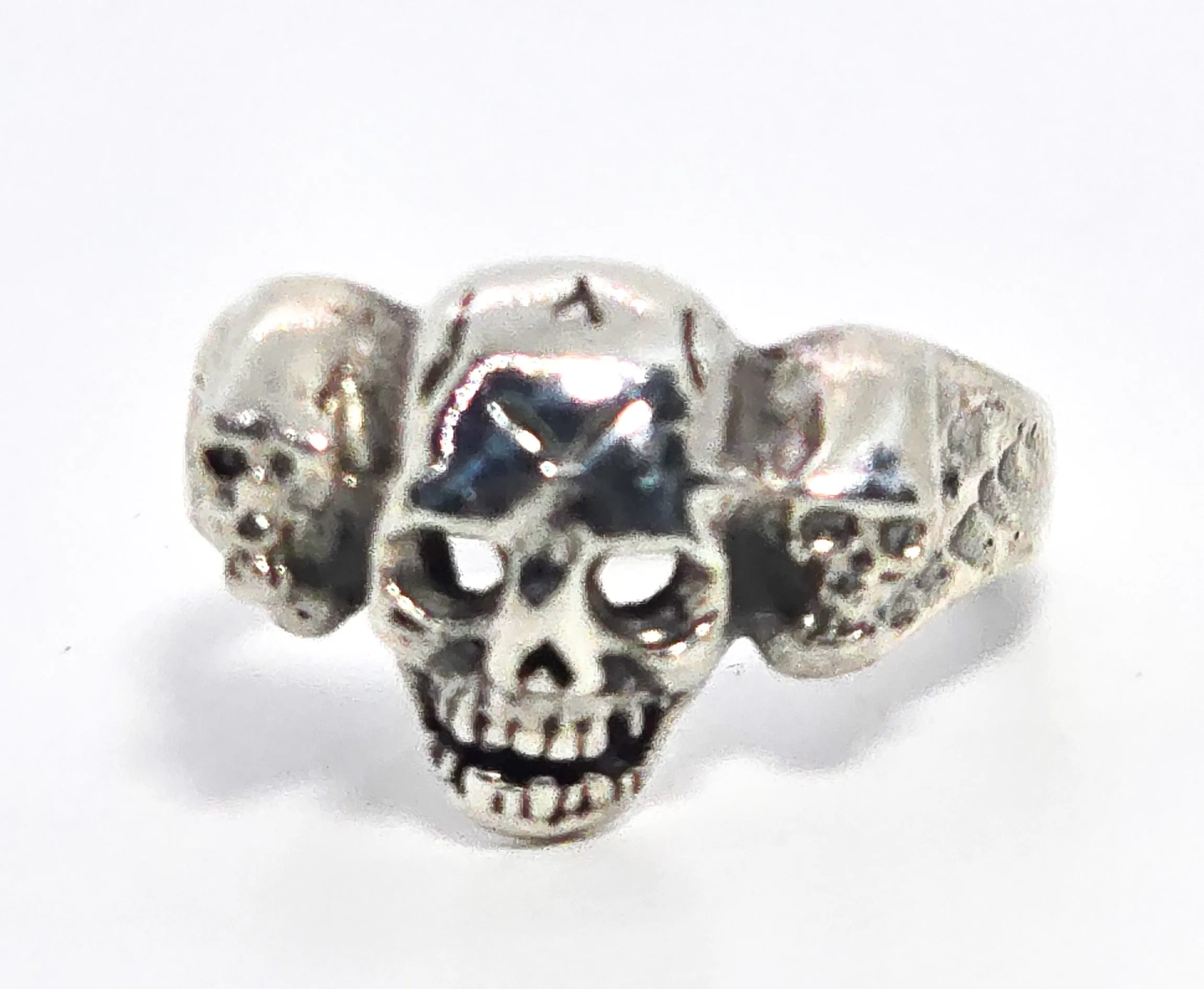 Triple skull head vintage solid sterling silver retro biker gothic ring size 7.5