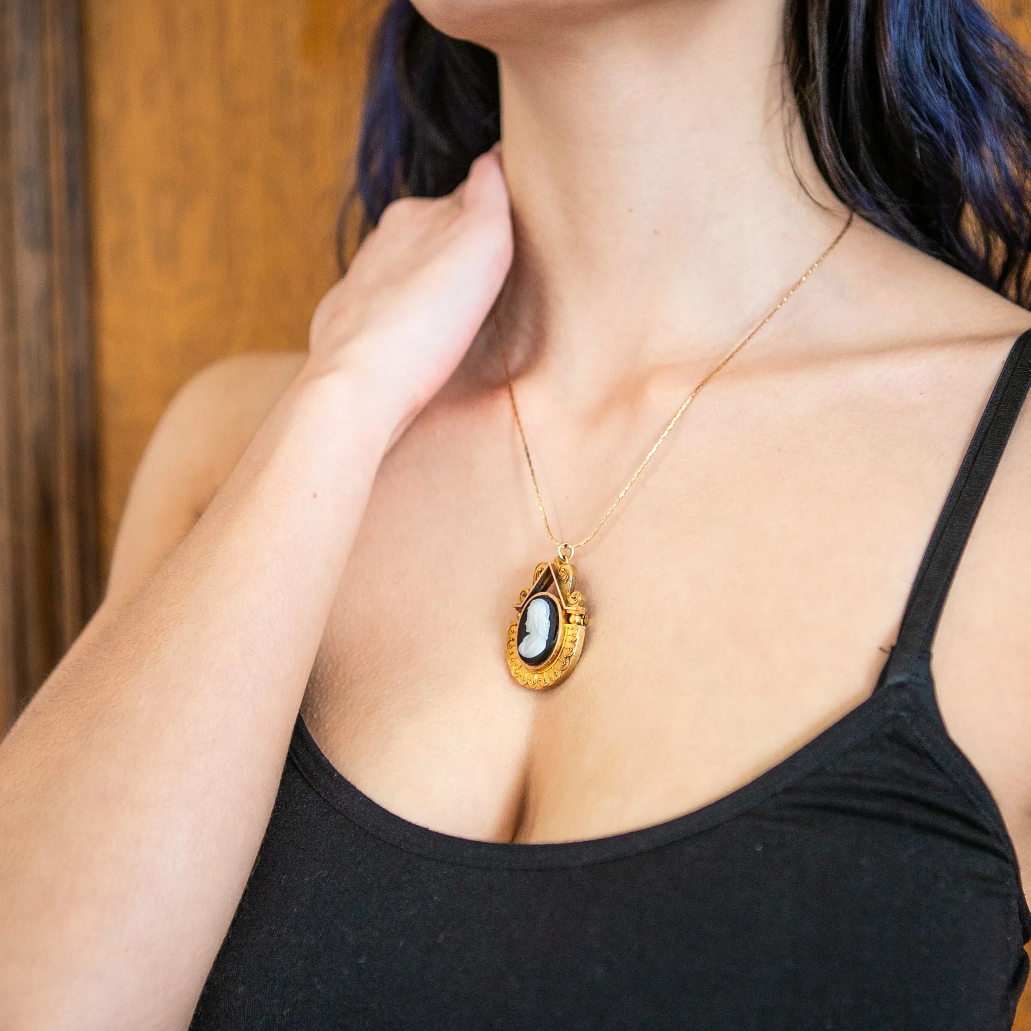 Victorian Cameo Pendant, 14k
